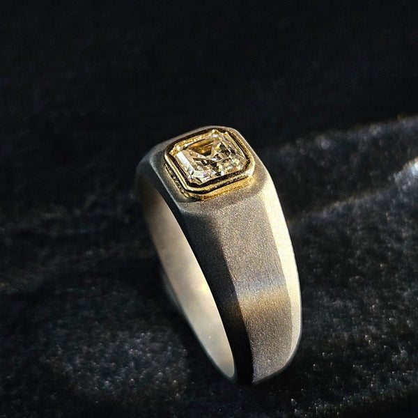 0.8 Ct Colossus Titanium Ring