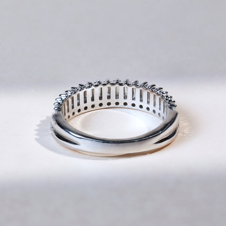 Inner band and detailing of Crownline Dailywear Ring.