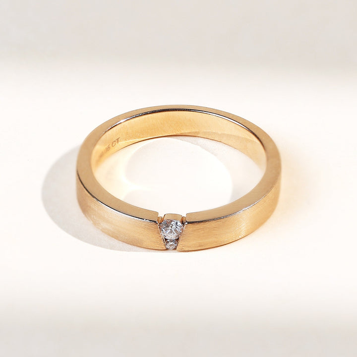 Side view of Duo V Diamond Couple Band showing sleek design and diamond placement