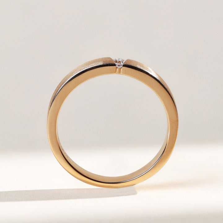 Profile view of Duo V Diamond Couple Band highlighting symmetry and minimalist design