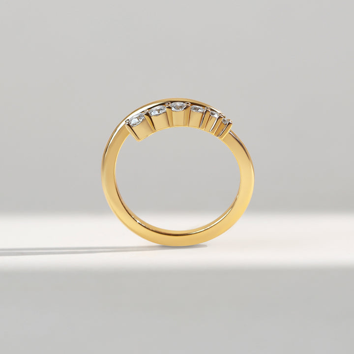 Side profile of 0.3 Ct Gradation Dailywear Ring in polished yellow gold.