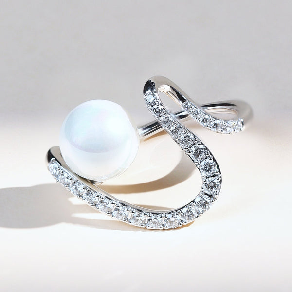 Mystic Pearl 0.5 ct diamond and pearl cocktail ring in white gold with wave design
